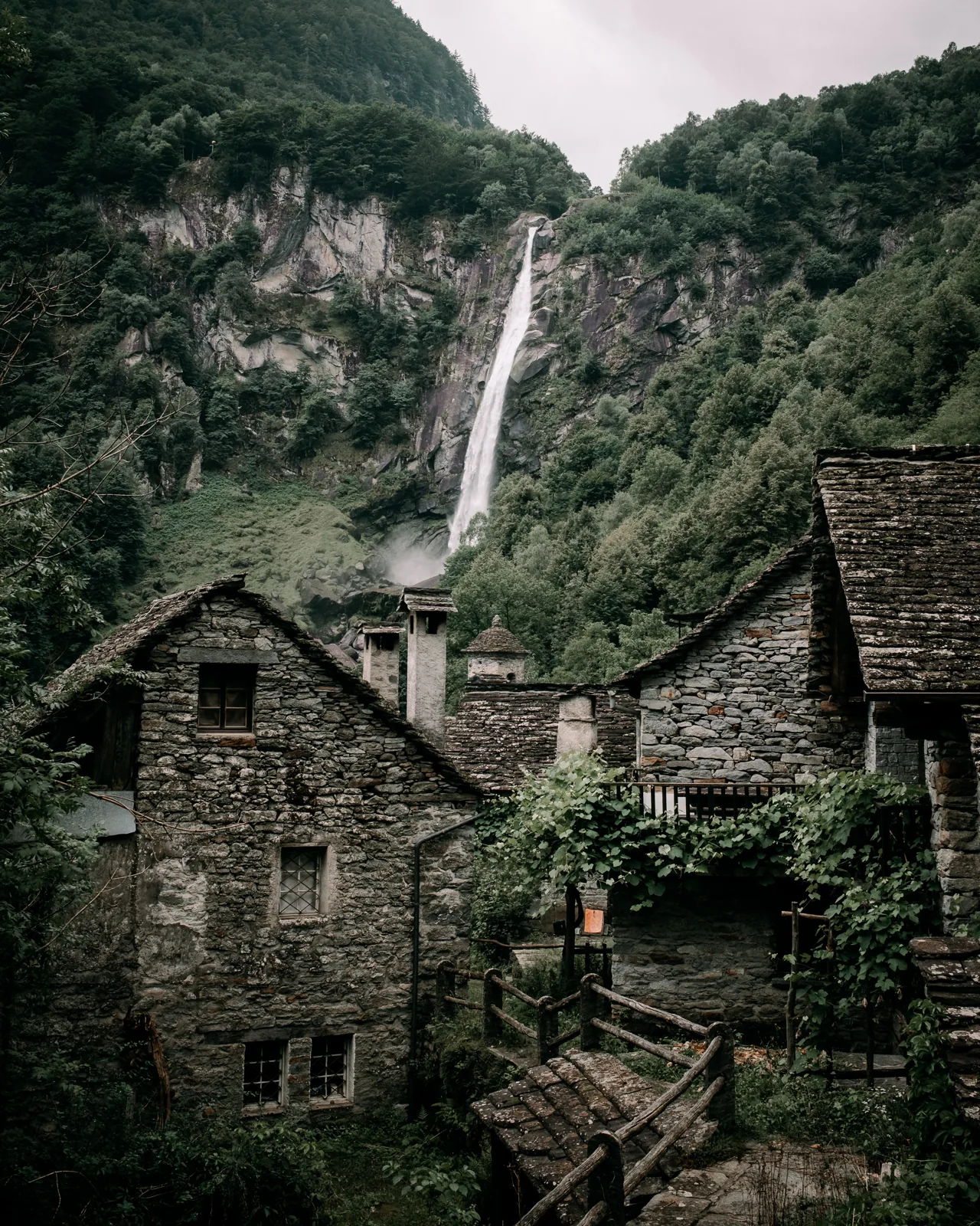Tessin wasserfall, Landschaftsfotografie Schweiz von Thomas Leuthard